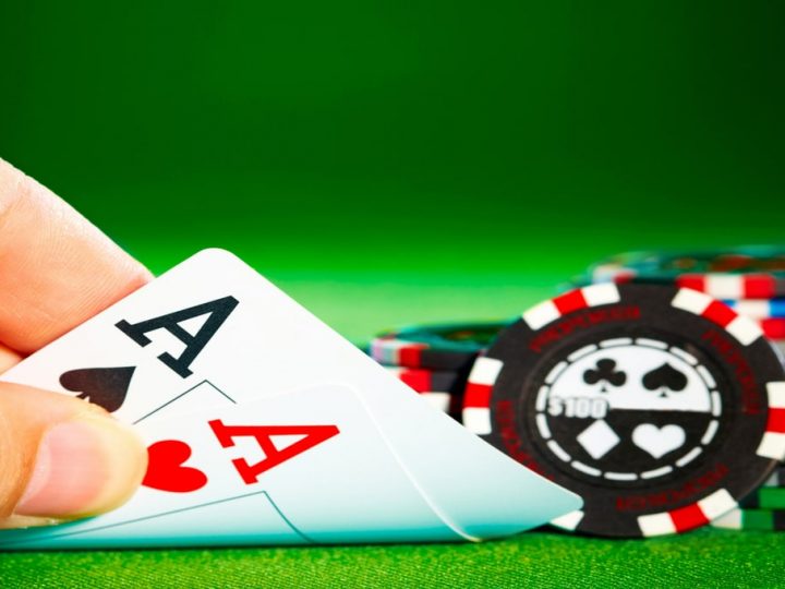 How to Play Poker: The Comprehensive Guide
